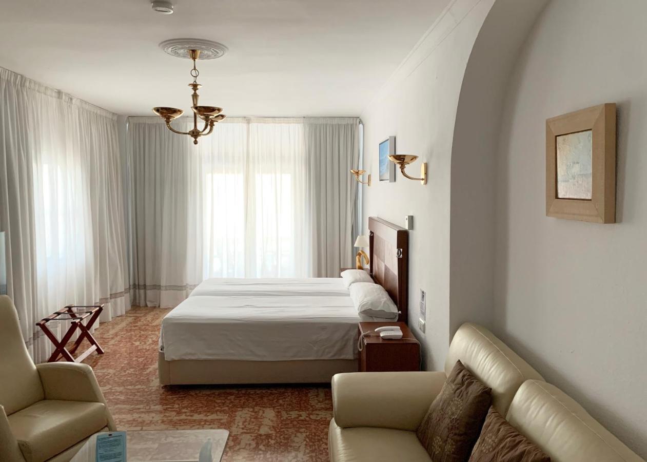 Hotel Paraiso Del Mar Нерха Екстер'єр фото