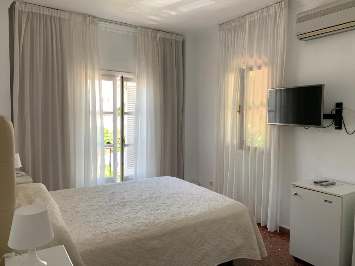 Hotel Paraiso Del Mar Нерха Екстер'єр фото
