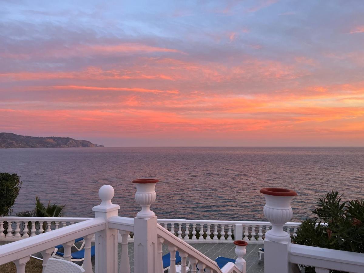 Hotel Paraiso Del Mar Нерха Екстер'єр фото
