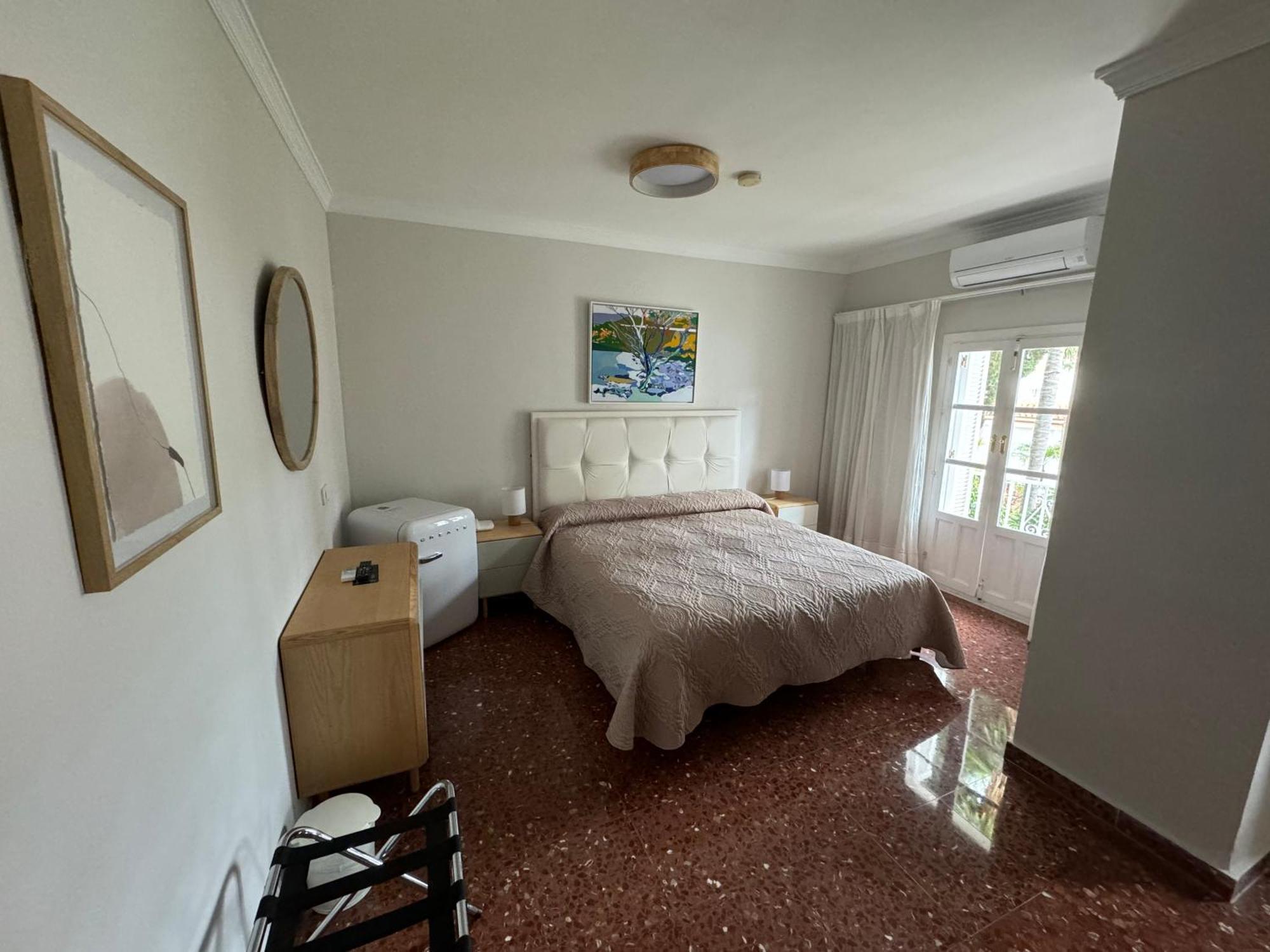Hotel Paraiso Del Mar Нерха Номер фото