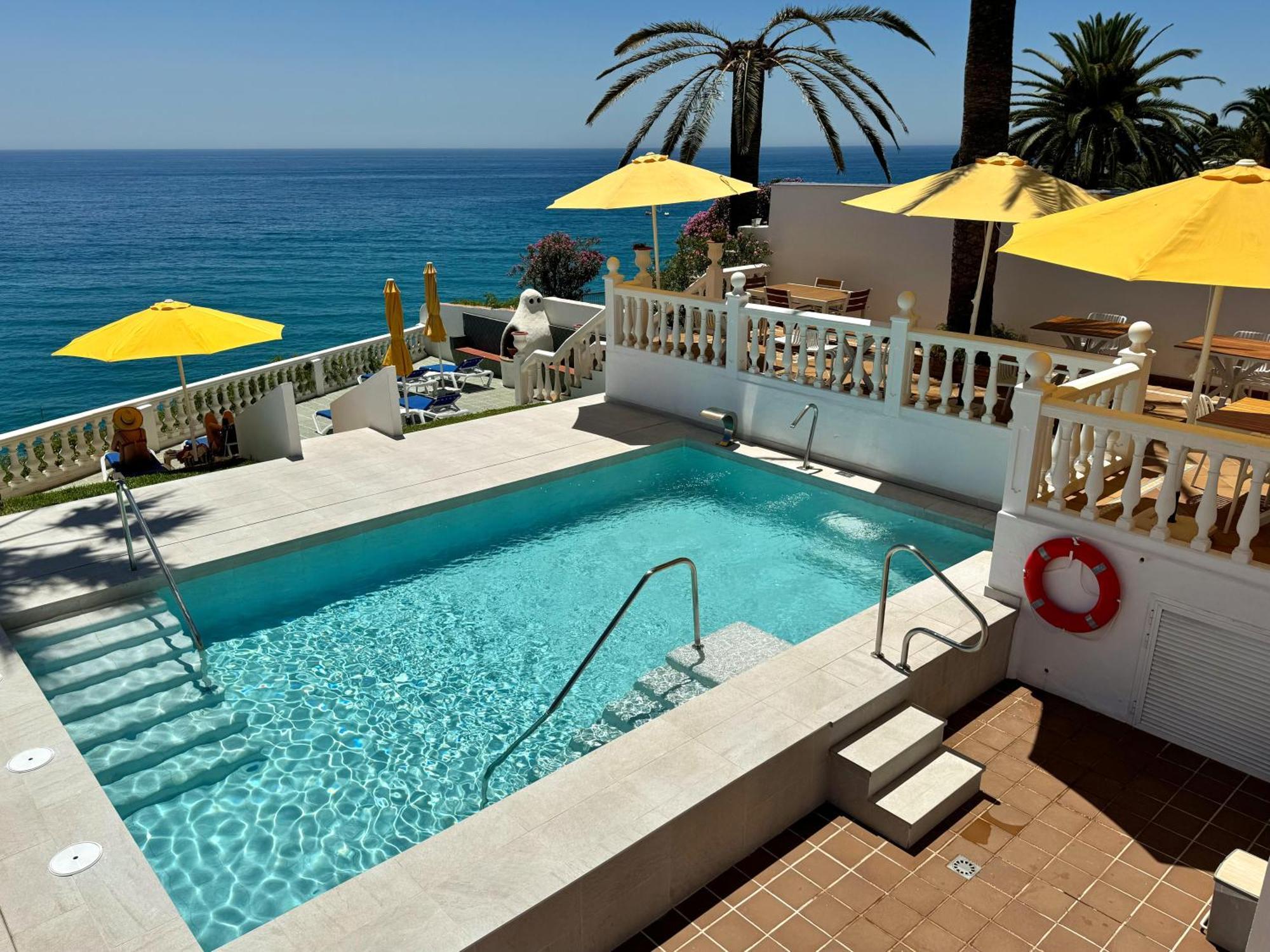 Hotel Paraiso Del Mar Нерха Екстер'єр фото