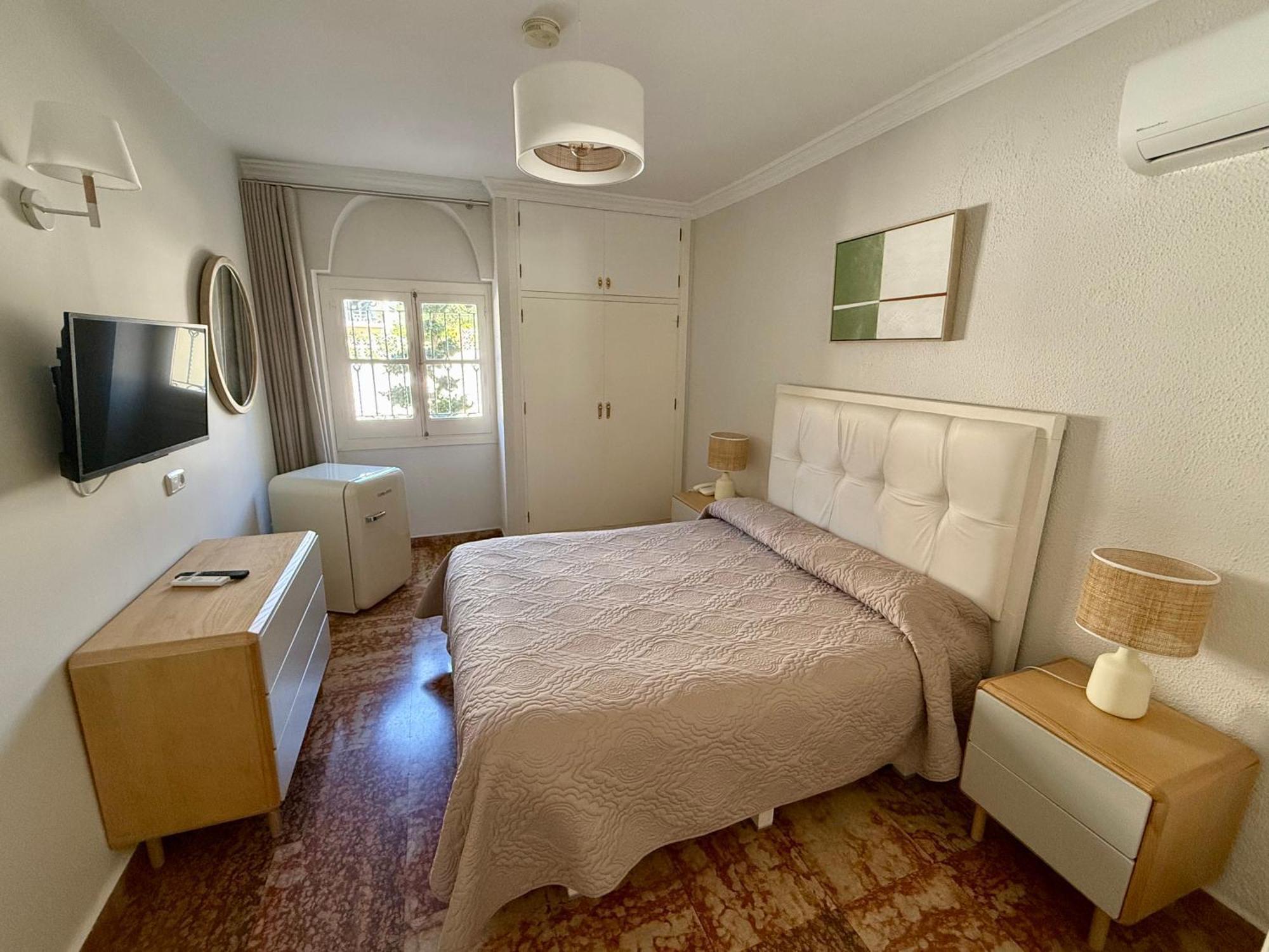 Hotel Paraiso Del Mar Нерха Номер фото