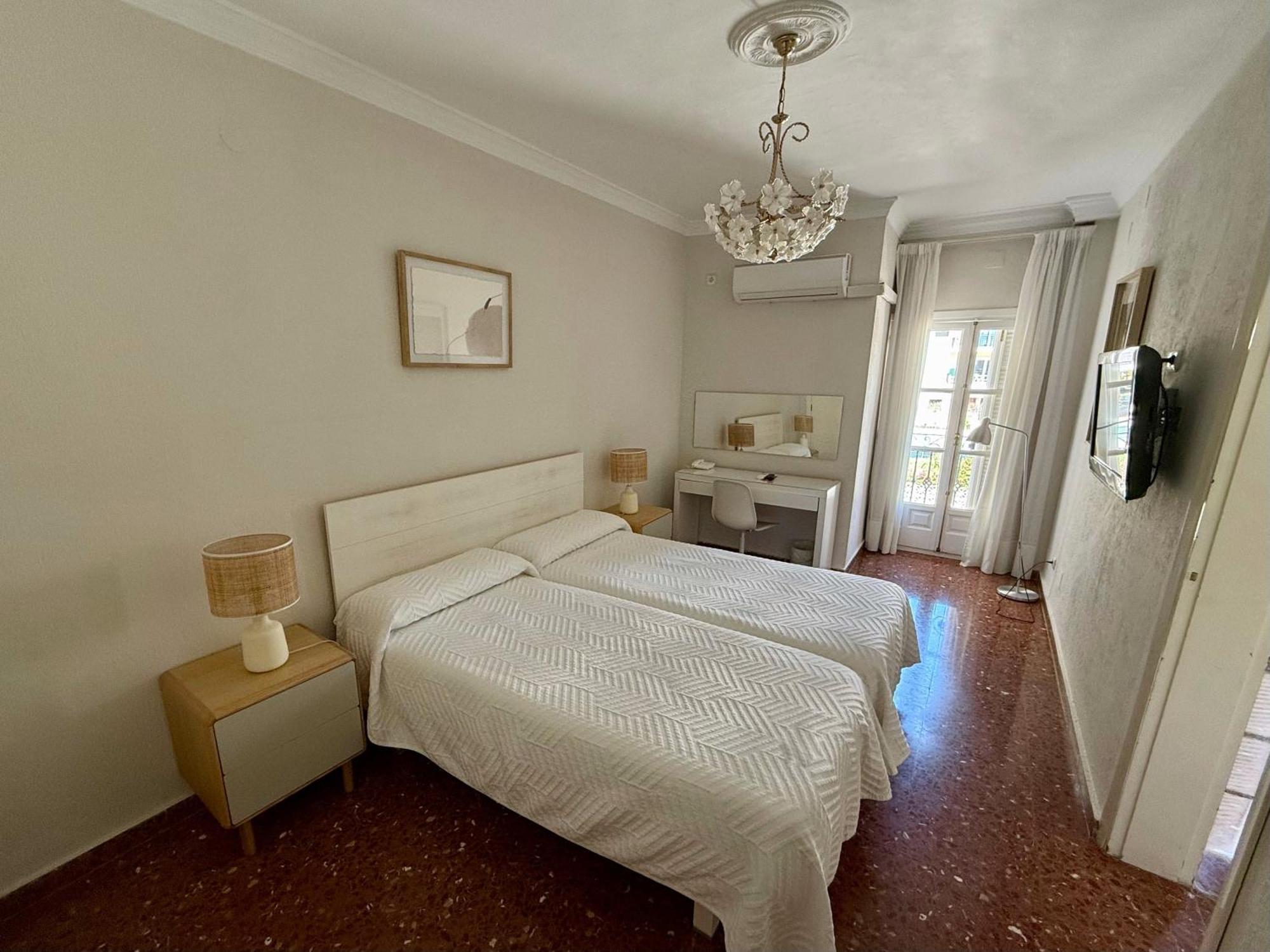 Hotel Paraiso Del Mar Нерха Номер фото