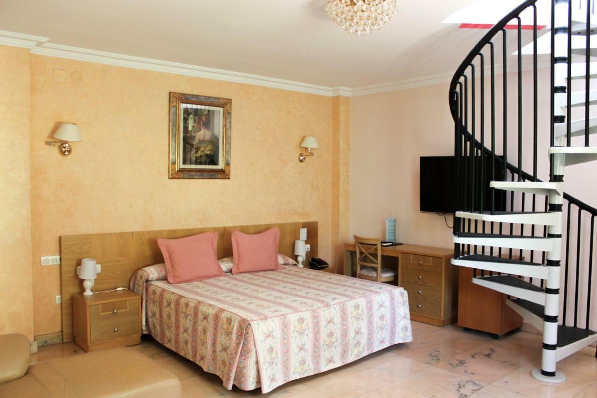 Hotel Paraiso Del Mar Нерха Екстер'єр фото