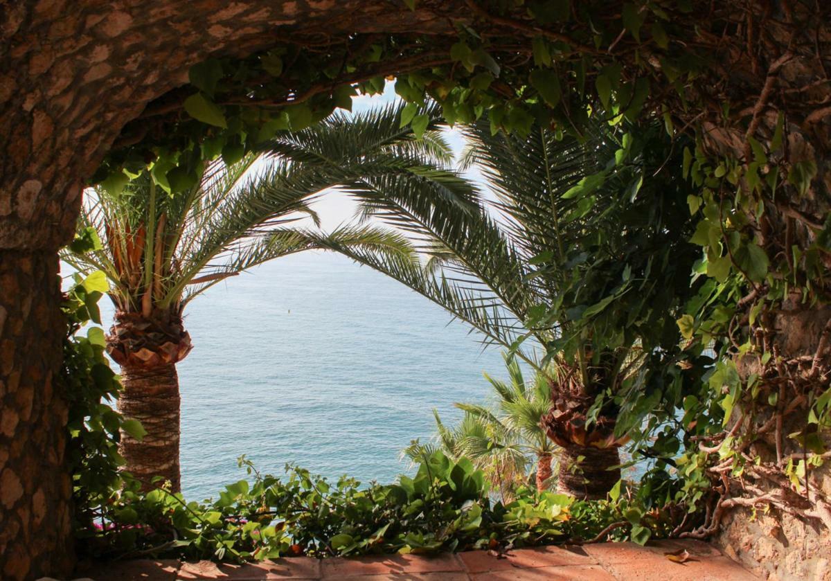 Hotel Paraiso Del Mar Нерха Екстер'єр фото